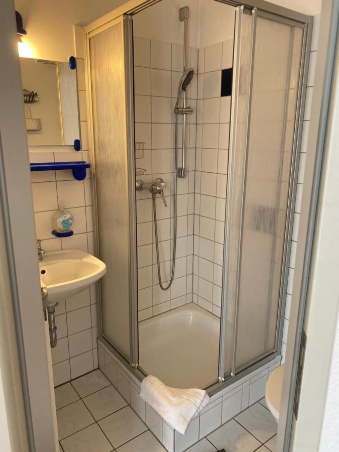 Apartmenthaus Zentrum Komfort Apartments Mit Minikuchen Verschiedener Grossen คาสเซล ภายนอก รูปภาพ