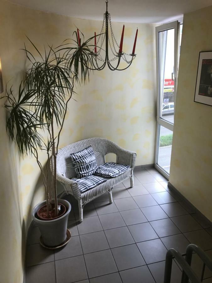 Apartmenthaus Zentrum Komfort Apartments Mit Minikuchen Verschiedener Grossen คาสเซล ภายนอก รูปภาพ