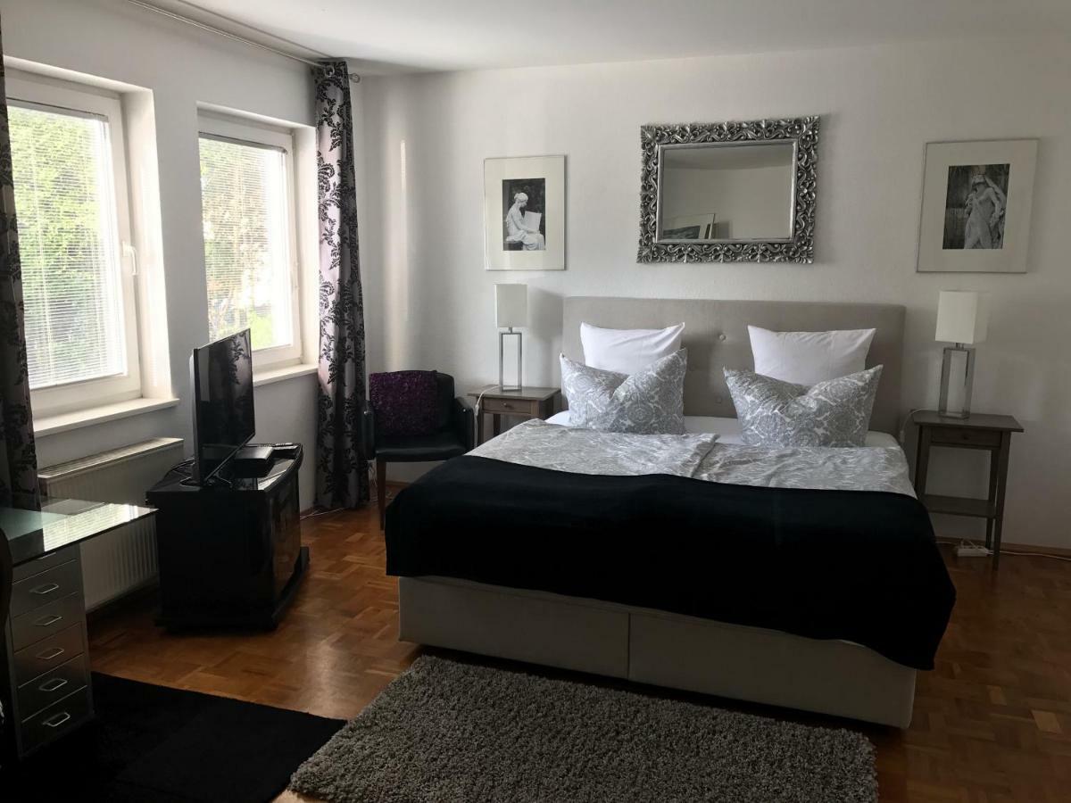 Apartmenthaus Zentrum Komfort Apartments Mit Minikuchen Verschiedener Grossen คาสเซล ภายนอก รูปภาพ